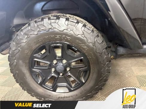Used 2016 Jeep Wrangler Sahara AWD/4WD image 22