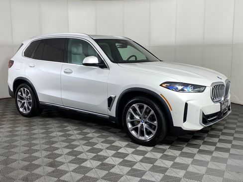 Certified 2024 BMW X5 xDrive40i w/ Premium Package image 7