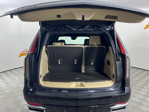 Used 2022 Cadillac Escalade Premium Luxury w/ Performance Package AWD/4WD image 4