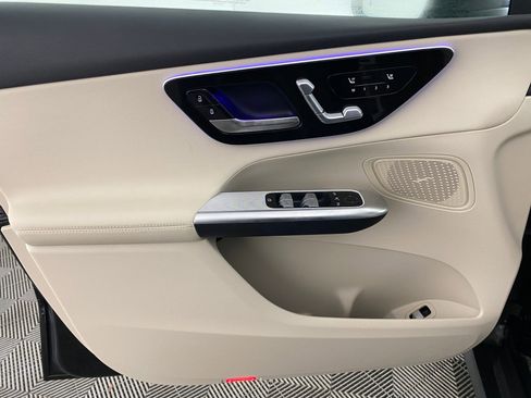 Used 2026 Mercedes-Benz GLC 300 4MATIC image 11