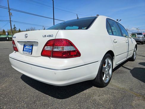 Used 2002 Lexus LS 430 RWD image 5