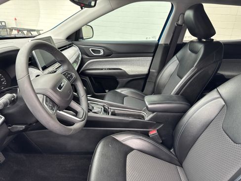 Used 2022 Jeep Compass Latitude FWD image 20