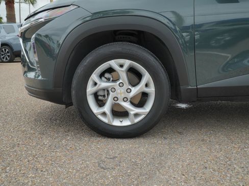Used 2025 Chevrolet Trax LS w/ LS Convenience Package FWD image 10