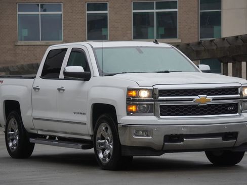 Used 2014 Chevrolet Silverado 1500 LTZ w/ LTZ Plus Package AWD/4WD image 17