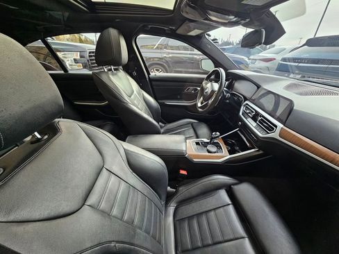 Used 2019 BMW 330i Sedan w/ Premium Package image 10