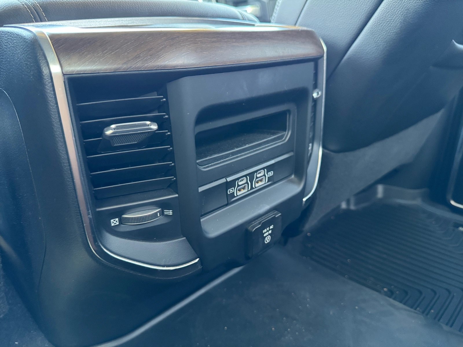 Used 2022 RAM 2500 Laramie RWD image 21