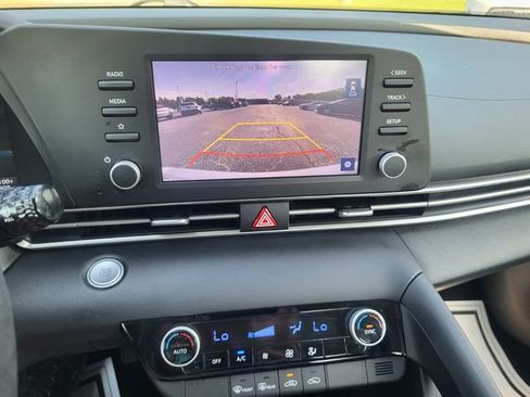 Used 2023 Hyundai Elantra SEL w/ Cargo Package FWD image 15