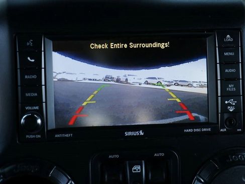 Used 2017 Jeep Wrangler Unlimited Rubicon image 15