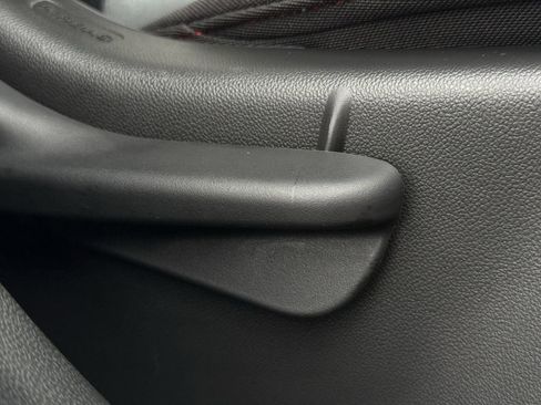 Certified 2025 Chevrolet Trax RS w/ Sunroof Package FWD image 22