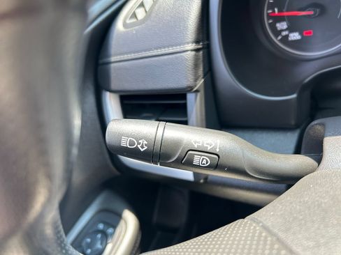 Used 2024 GMC Terrain SLE w/ Driver Convenience Package FWD image 22