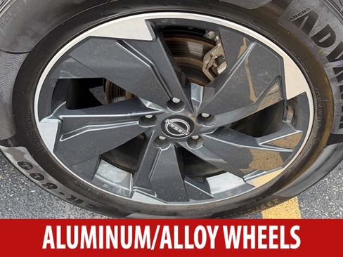 Used 2024 Nissan Rogue SV AWD/4WD image 7
