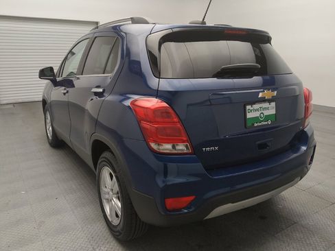 Used 2020 Chevrolet Trax LT w/ LT Convenience Package FWD image 5