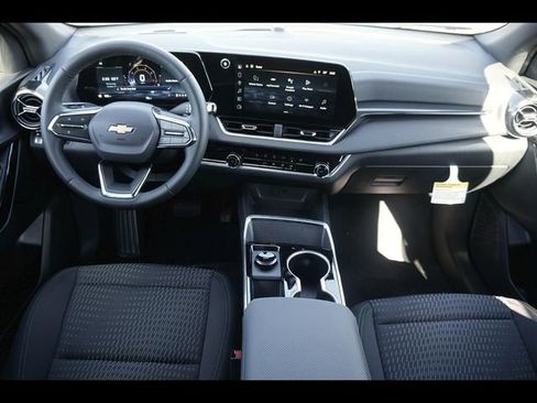 New 2026 Chevrolet Equinox LT FWD image 12