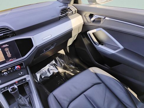 Used 2021 Audi Q3 2.0T Premium image 18