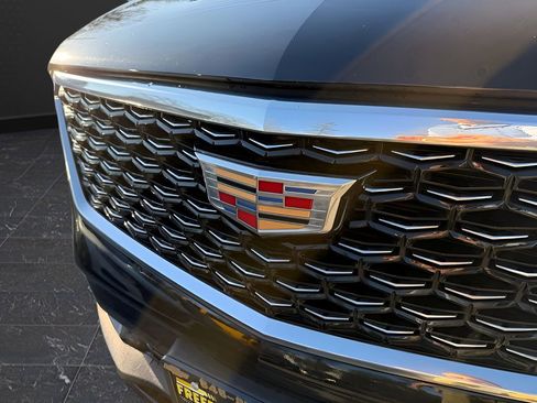 Used 2024 Cadillac XT4 Premium Luxury AWD/4WD image 9