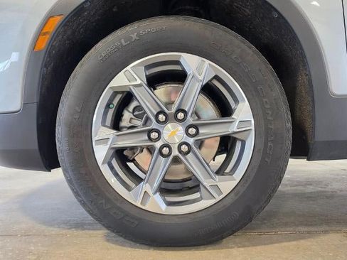Used 2025 Chevrolet Blazer LT AWD/4WD image 10