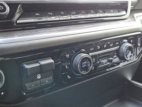 Used 2024 Chevrolet Silverado 1500 LTZ w/ LTZ Convenience Package II image 17