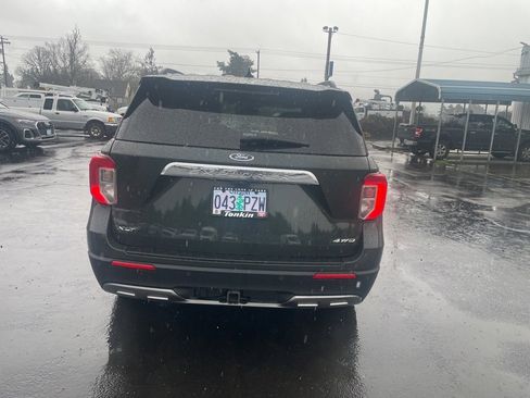 Used 2023 Ford Explorer XLT w/ Equipment Group 202A image 5