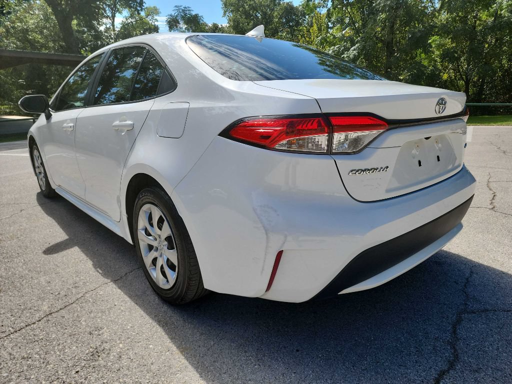 Used 2021 Toyota Corolla LE FWD image 5