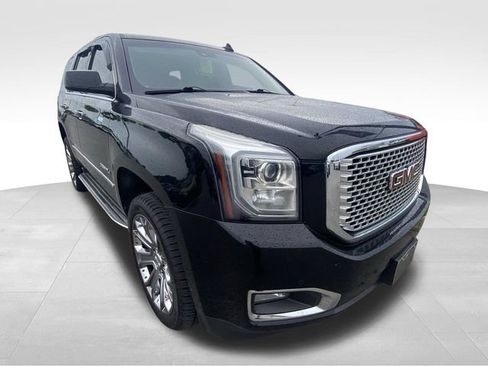 Used 2015 GMC Yukon Denali w/ Open Road Package AWD/4WD image 14