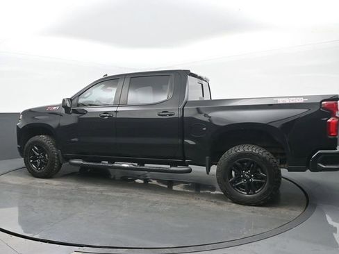 Used 2021 Chevrolet Silverado 1500 LT Trail Boss w/ Convenience Package II image 3