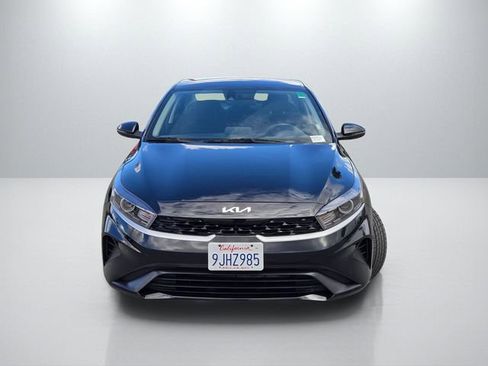 Used 2023 Kia Forte LXS w/ LXS Technology Package FWD image 2