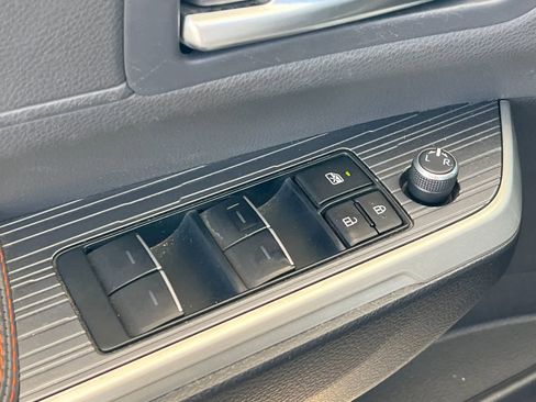 Used 2023 Toyota Sienna XSE w/ XSE Plus Package image 14