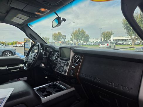 Used 2016 Ford F250 Lariat w/ Lariat Interior Package AWD/4WD image 18