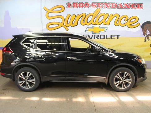 Used 2019 Nissan Rogue SV AWD/4WD image 1