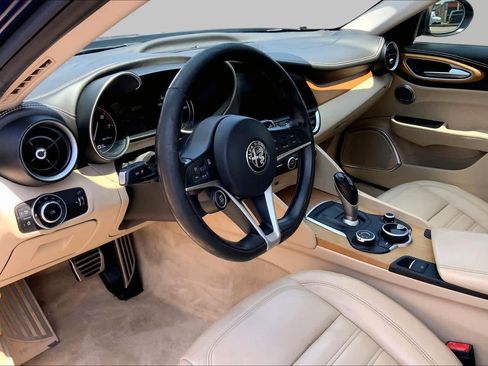 Used 2018 Alfa Romeo Giulia Ti w/ Quick Order Package 22Z Lusso RWD image 17
