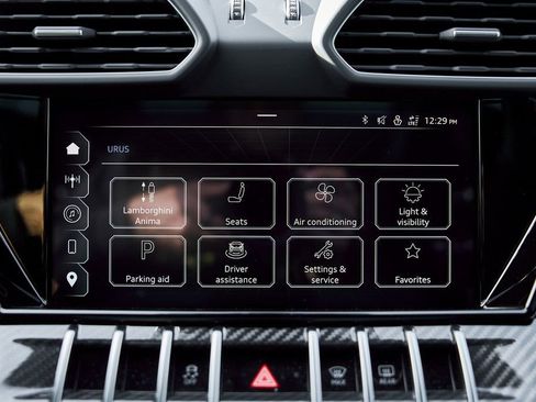 Used 2024 Lamborghini Urus Performante AWD/4WD image 82