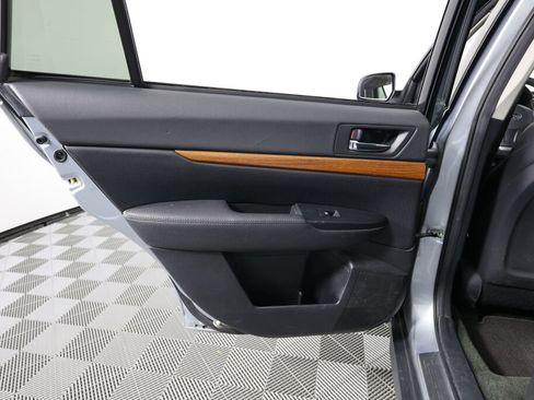 Used 2013 Subaru Outback 2.5i Limited w/ Moonroof Pkg image 16