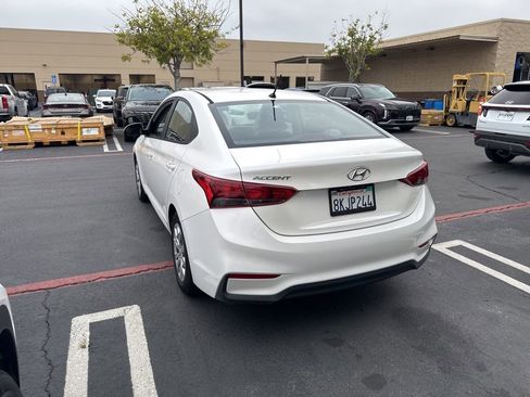 Used 2019 Hyundai Accent SE w/ Cargo Package FWD image 2