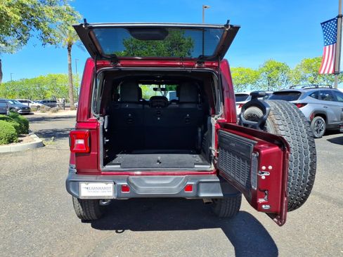 Used 2021 Jeep Wrangler Unlimited Sahara AWD/4WD image 10