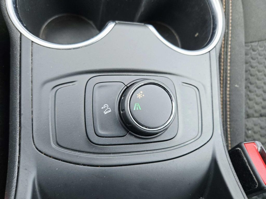 Used 2019 GMC Terrain SLE FWD image 29