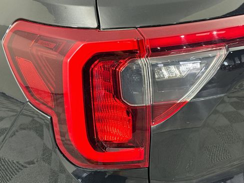 Used 2021 GMC Acadia SLE w/ Elevation Edition FWD image 34