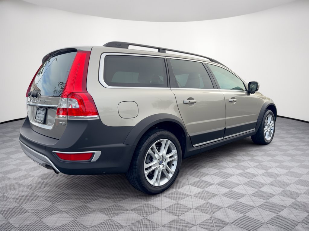 Used 2016 Volvo XC70 T5 Platinum w/ Protection Package FWD image 9