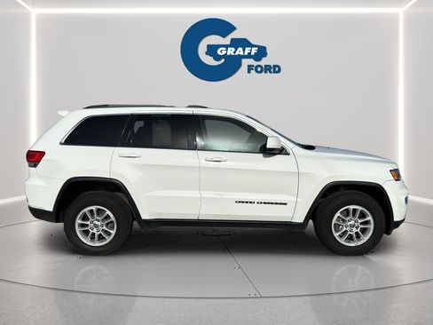 Used 2019 Jeep Grand Cherokee Laredo AWD/4WD image 5