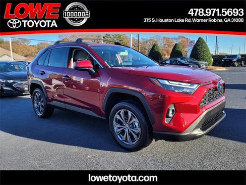 Used 2022 Toyota RAV4 XLE Premium image 1