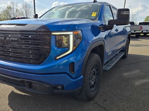 Used 2022 GMC Sierra 1500 Elevation w/ Elevation Premium Package image 3