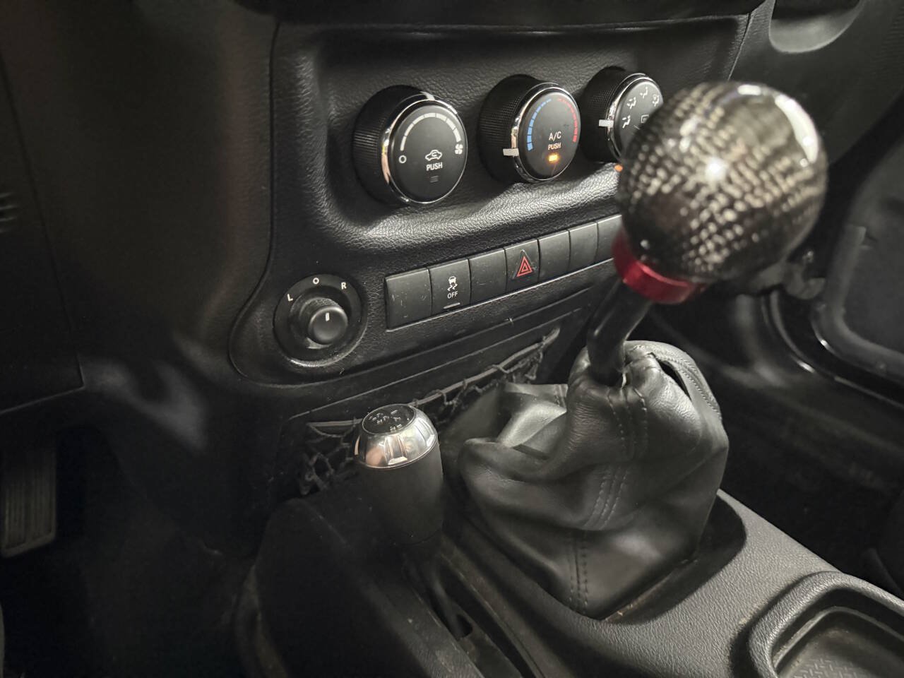 Used 2015 Jeep Wrangler Unlimited Sport AWD/4WD image 31