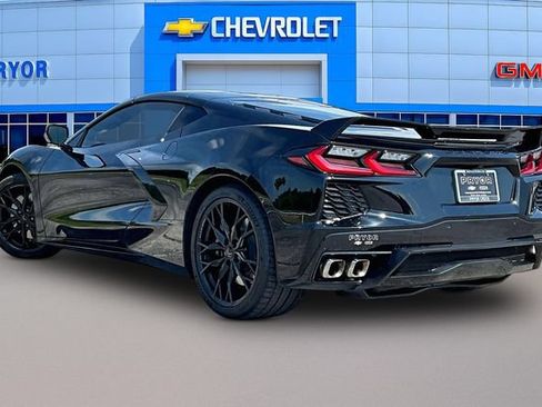 Used 2023 Chevrolet Corvette Stingray Coupe w/ Z51 Performance Package RWD image 4