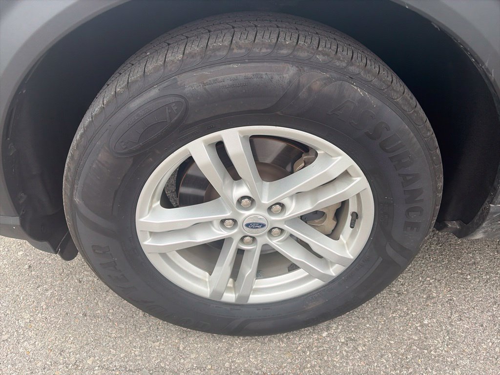 Used 2023 Ford Explorer XLT AWD/4WD image 10