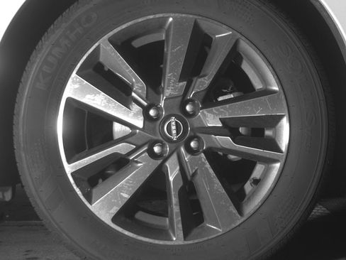 Used 2025 Nissan Versa SV FWD image 16