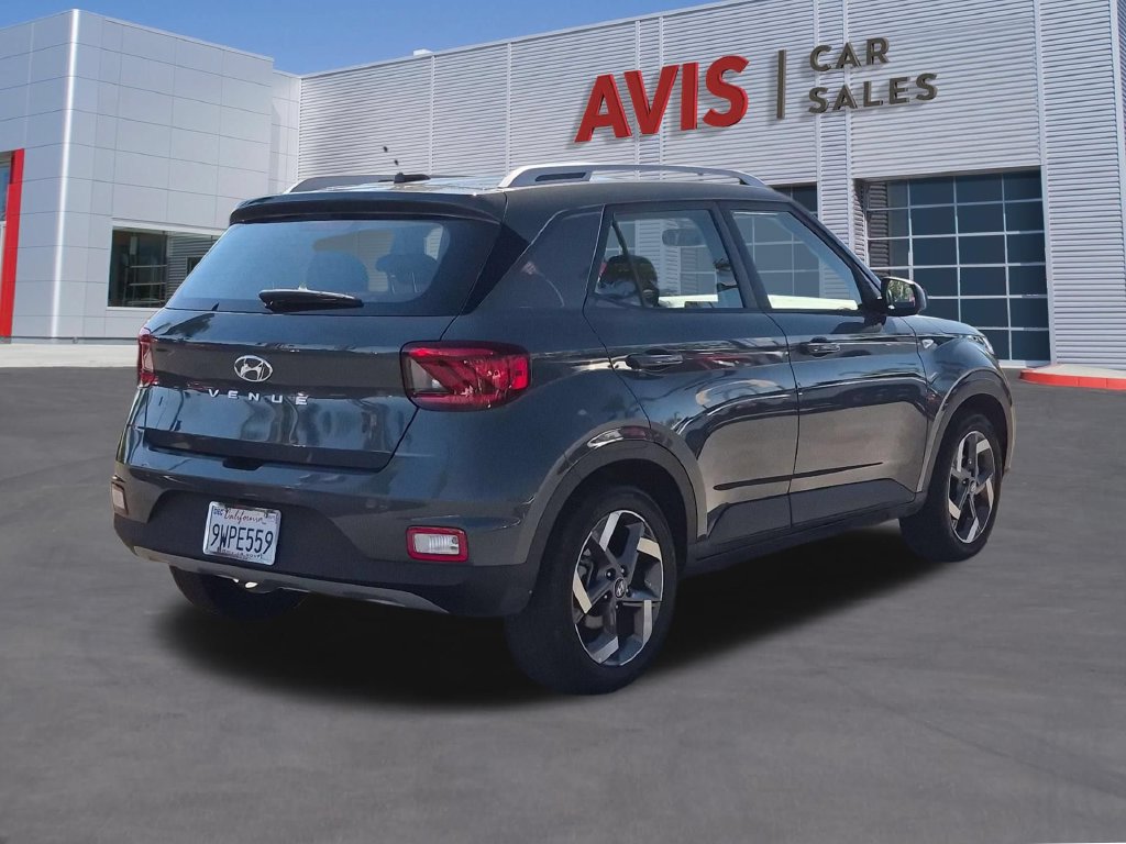 Used 2026 Hyundai Venue SEL FWD image 6