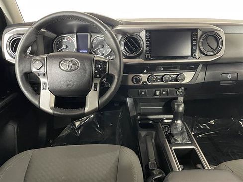 Certified 2021 Toyota Tacoma SR5 AWD/4WD image 12