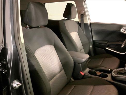 Certified 2025 Kia Soul LX w/ LX Technology Package image 7