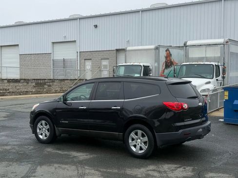 Used 2009 Chevrolet Traverse LT image 10