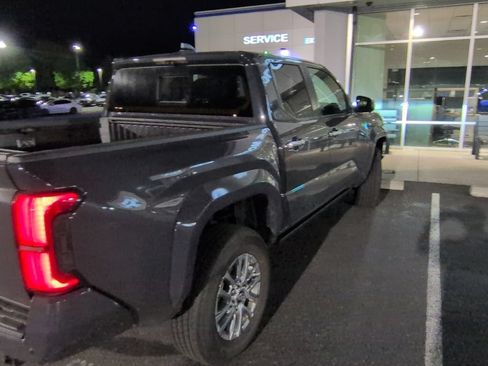 Used 2024 Toyota Tacoma Limited w/ Limited Package (LT) AWD/4WD image 4
