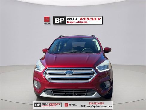 Used 2017 Ford Escape SE w/ Equipment Group 201A image 8